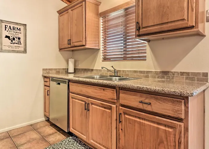 Fenced Yard & Grill! Family Escape * Tucson